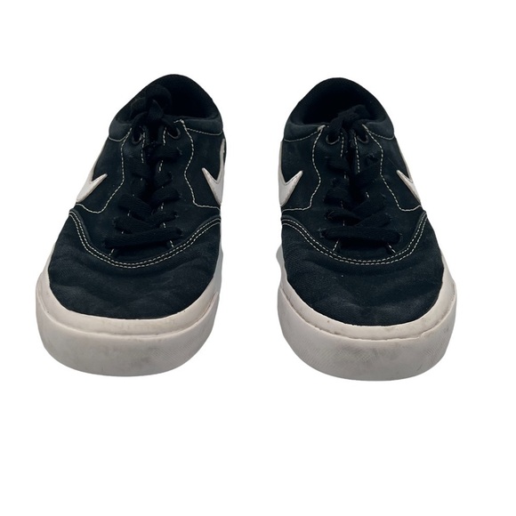 Nike Black SB Charge Sneakers Size 5 Youth - Picture 3 of 9